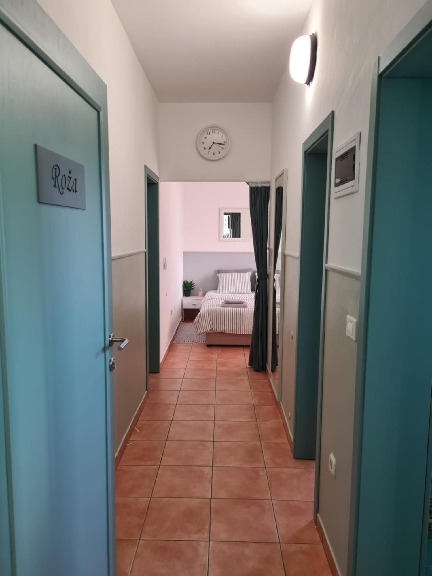 Apartment & Rooms Roza Peroj Oda fotoğraf